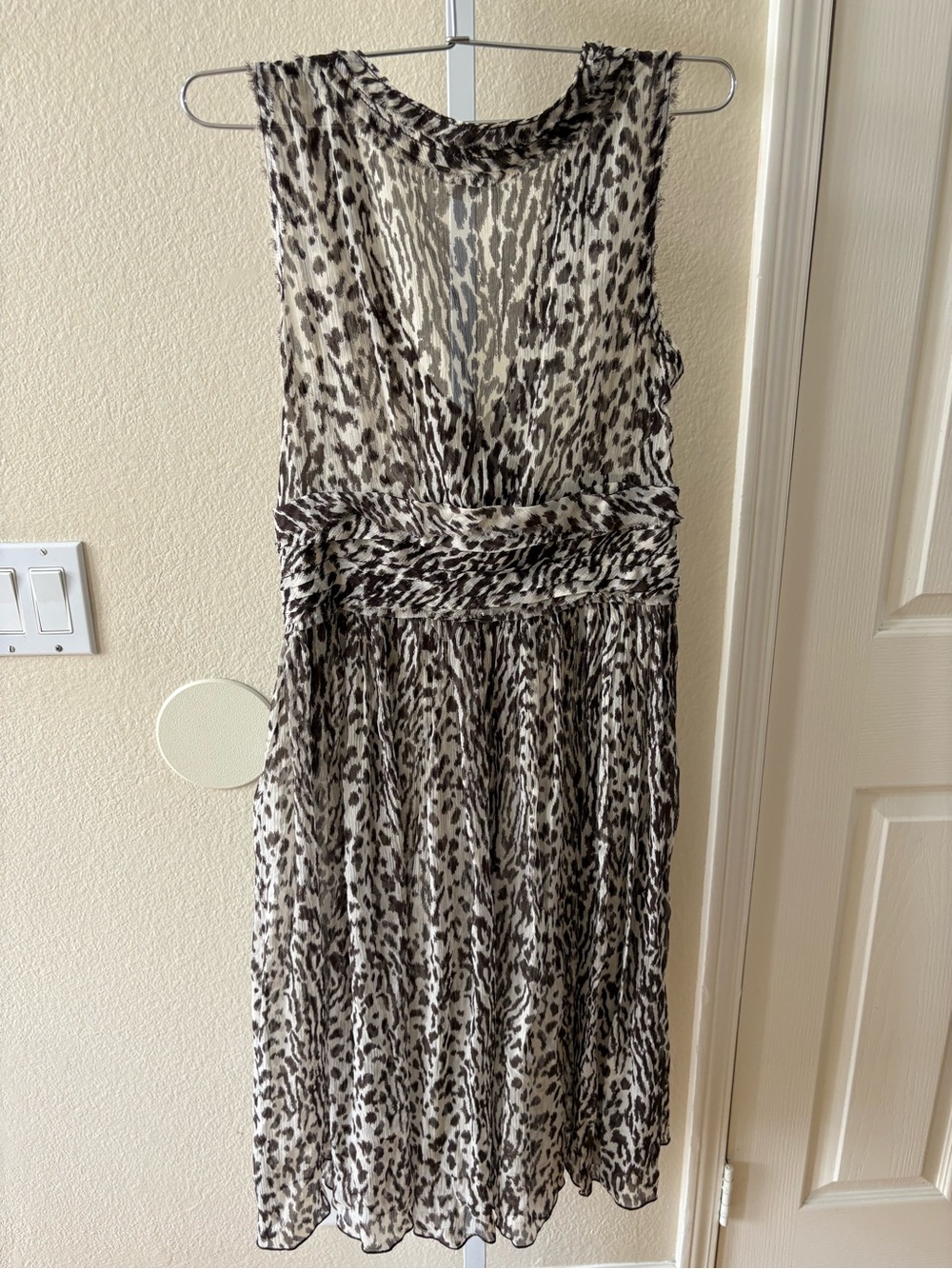 Banana Republic Cheetah Print V-Neck Silk Dress - Size 0 - Picture 2 of 3